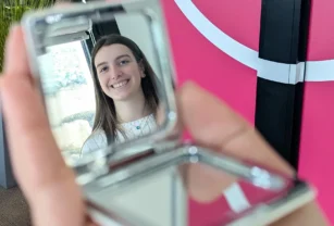 charline dans un reflet
